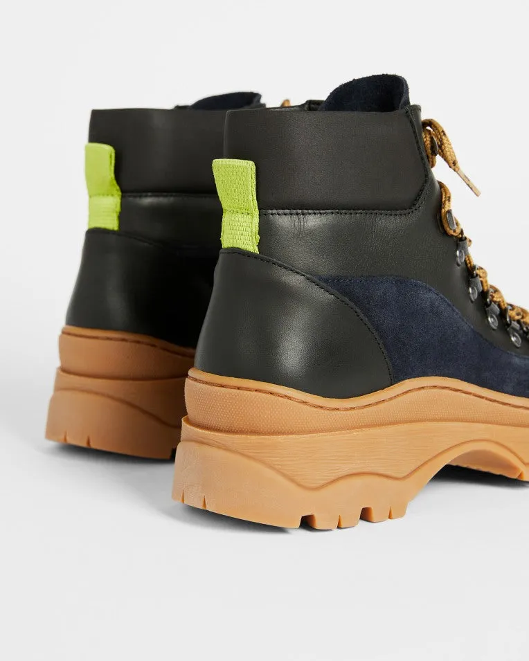 Allicia Hiking Boots in Black