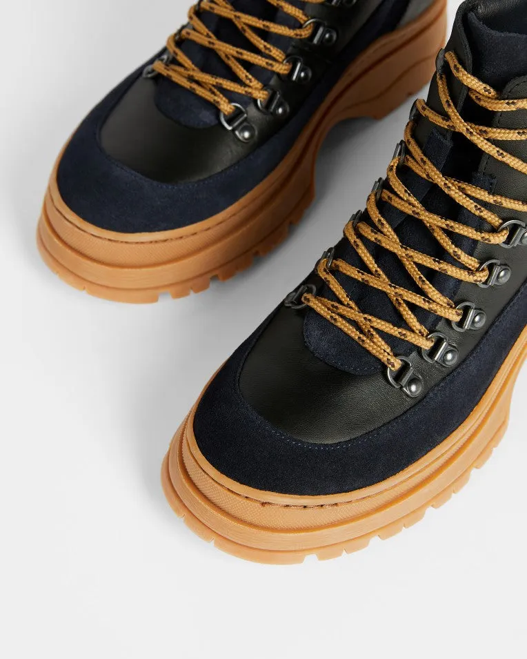 Allicia Hiking Boots in Black