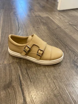 BLUBLONC HARPER BOYS BEIGE BUCKLED WINGTIP LOAFER