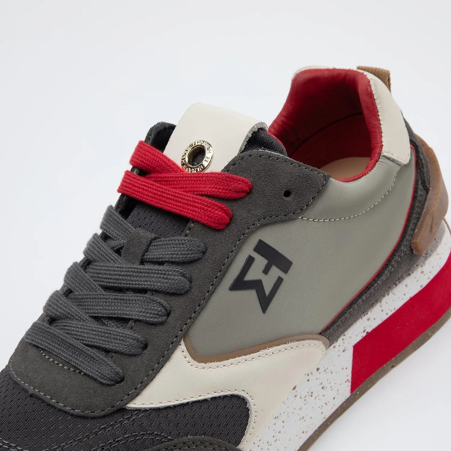 ELHANN.H The SJ Sneakers is a Trainer with a Vintage Vibe, Give it a Unique Style.