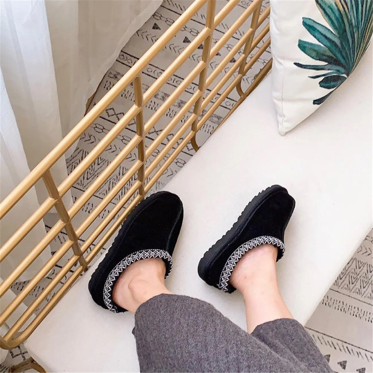 Fashion Winter plush platform Short Ankle boots for kids Fur Fleece Lined slippers girl boy warm Outdoor indoor House anti slip trend Mini boots little kids big kids