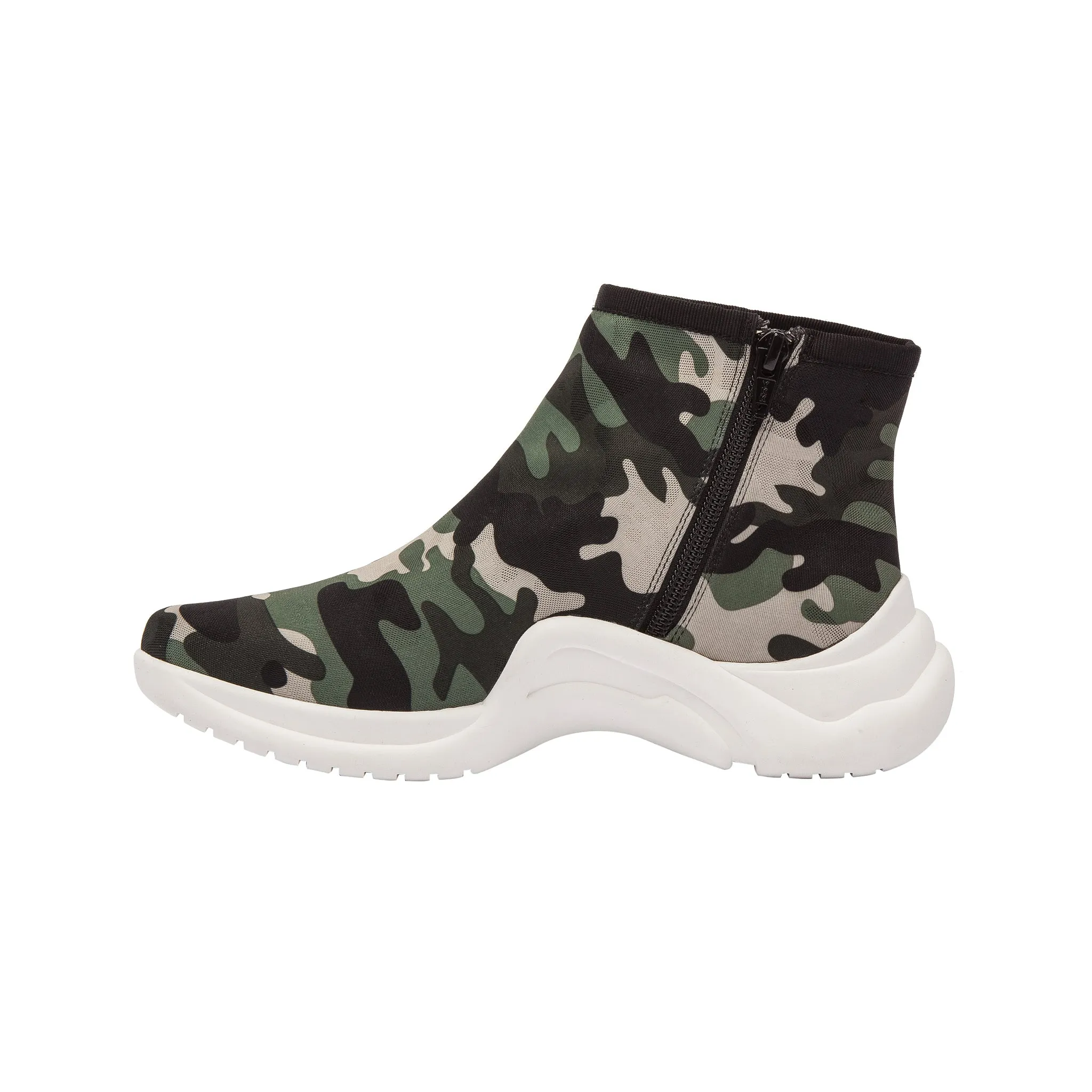 GIA |Pull-on mesh sneakers