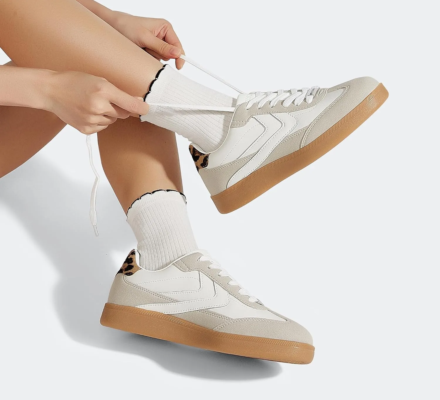 LUCKY STEP Women Retro Sneakers Fashion Classic Gum Sole Tennis Skate Shoes Casual Trendy Walking Trainer Anti Slip Flat Low-Top Footwear