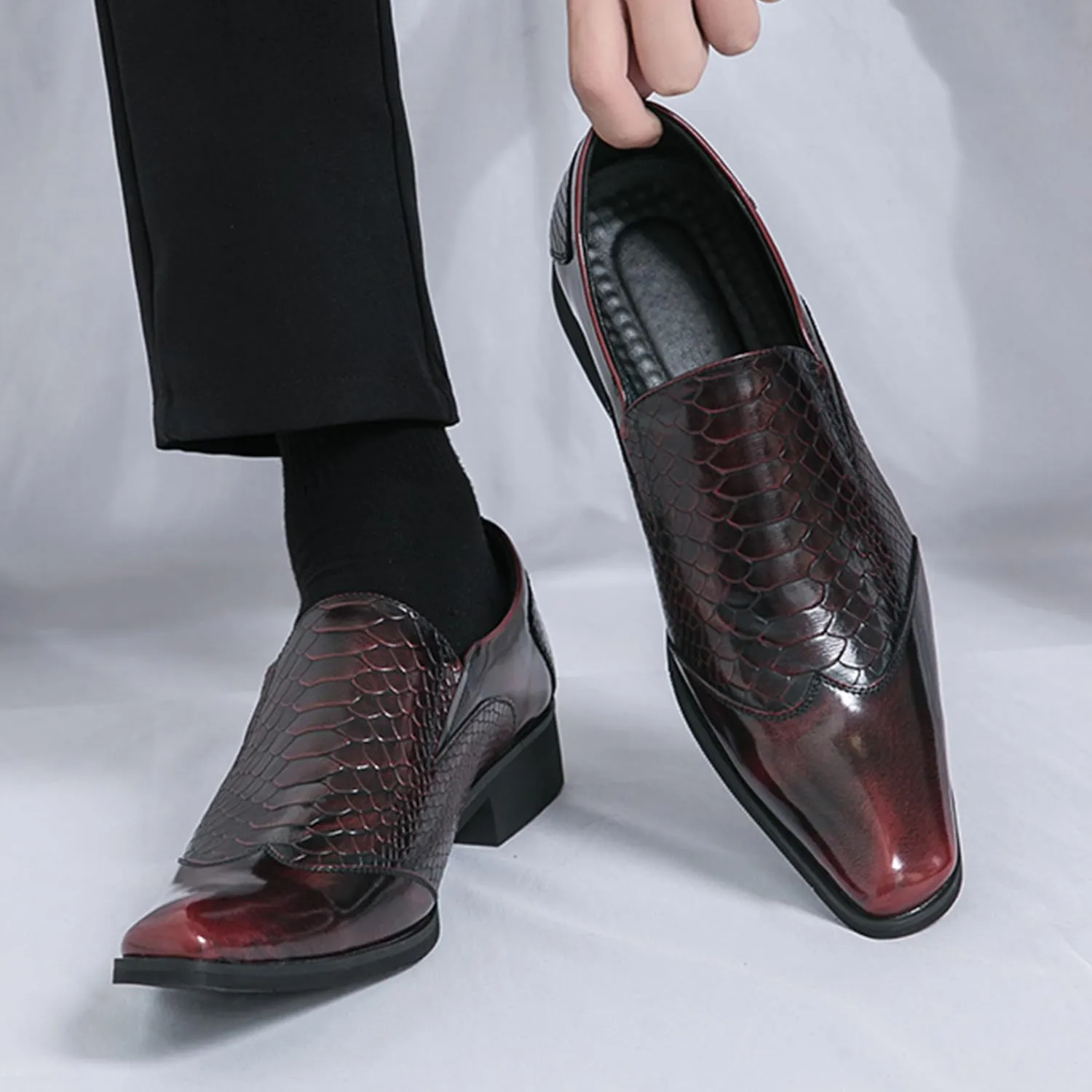 Men's Leather Loafers Black Slip-on Loafers with Snake Pattern Office Formal Oxfords Dancing Dress Shoes