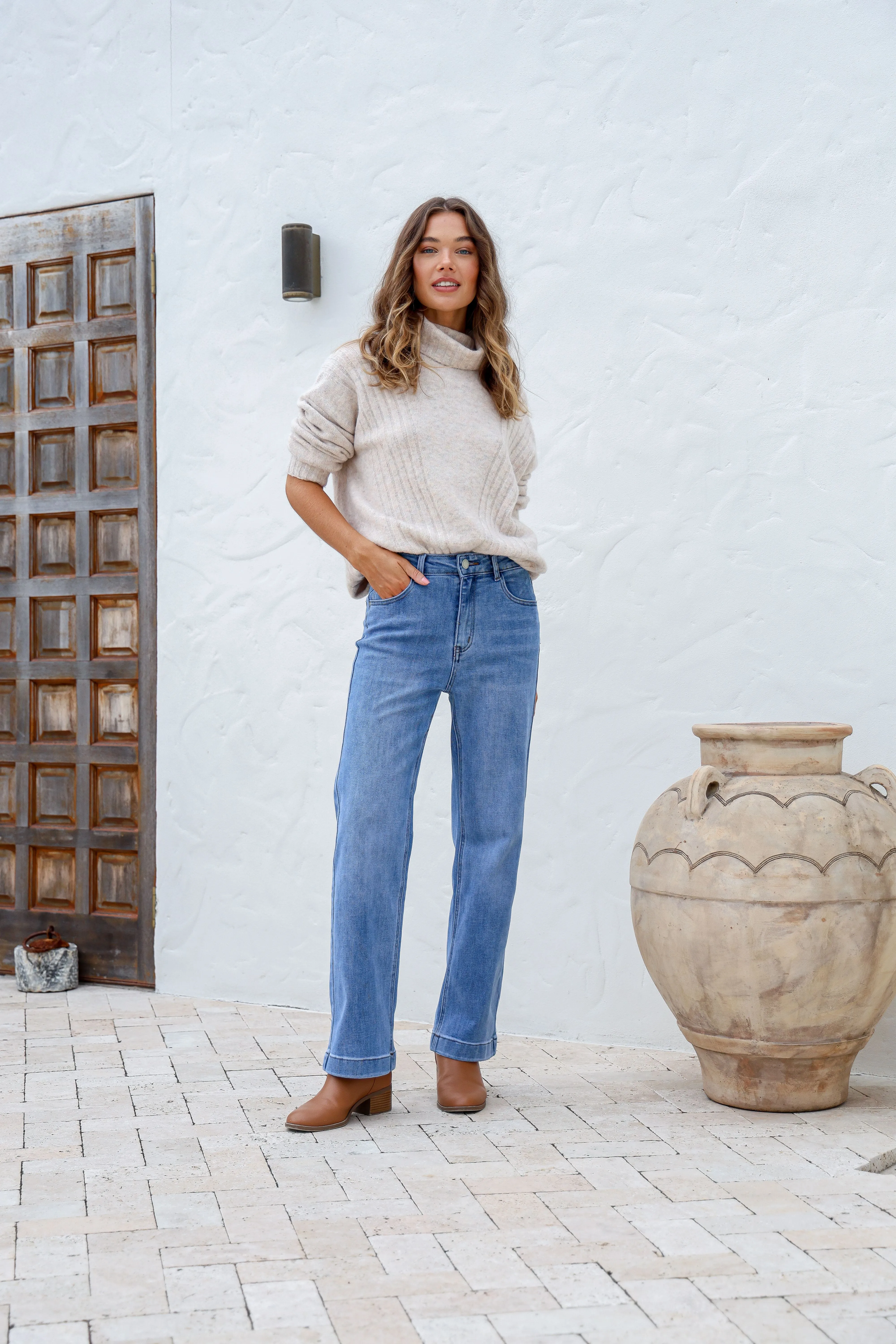 Mika Wide Leg Jeans - Mid Wash