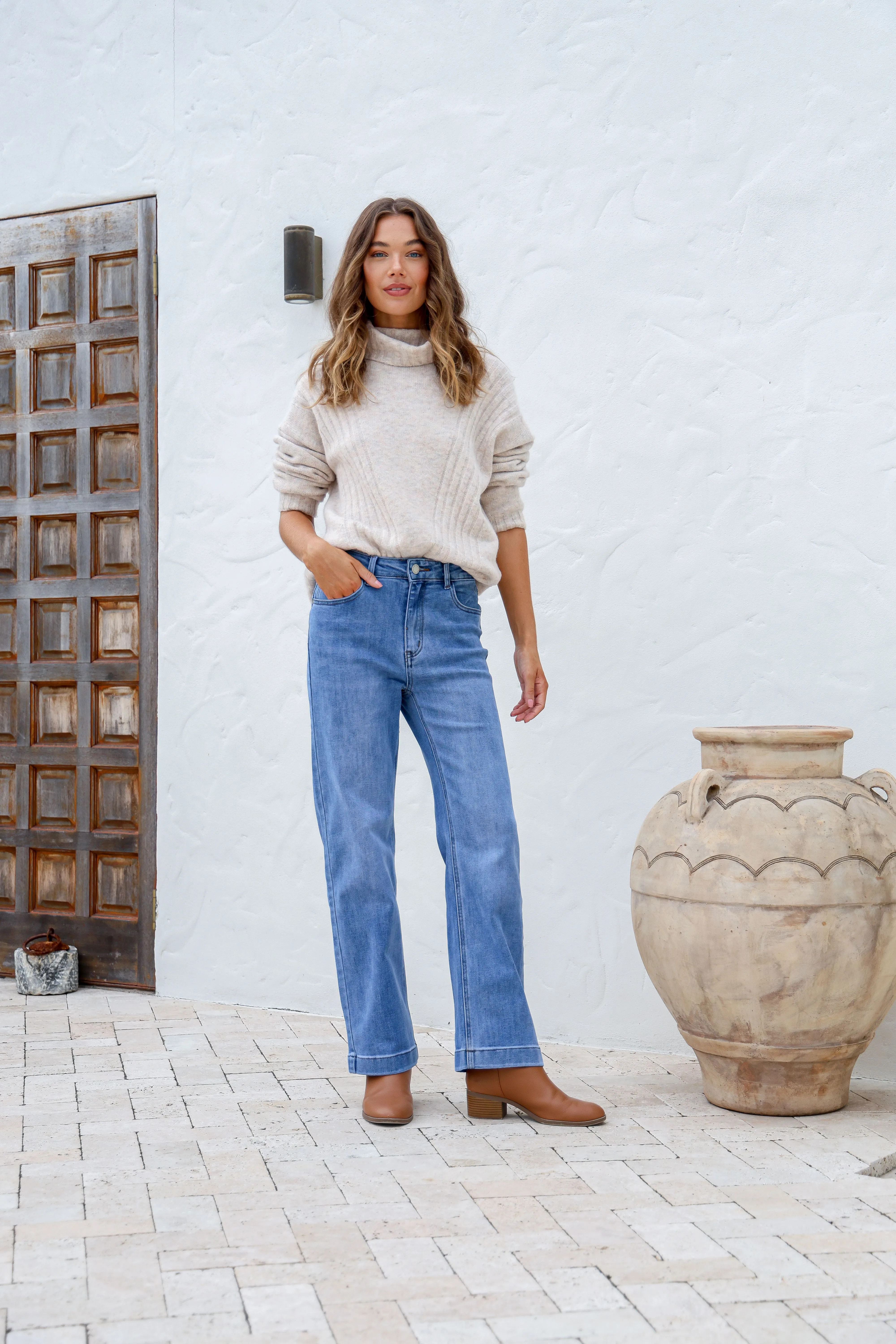 Mika Wide Leg Jeans - Mid Wash