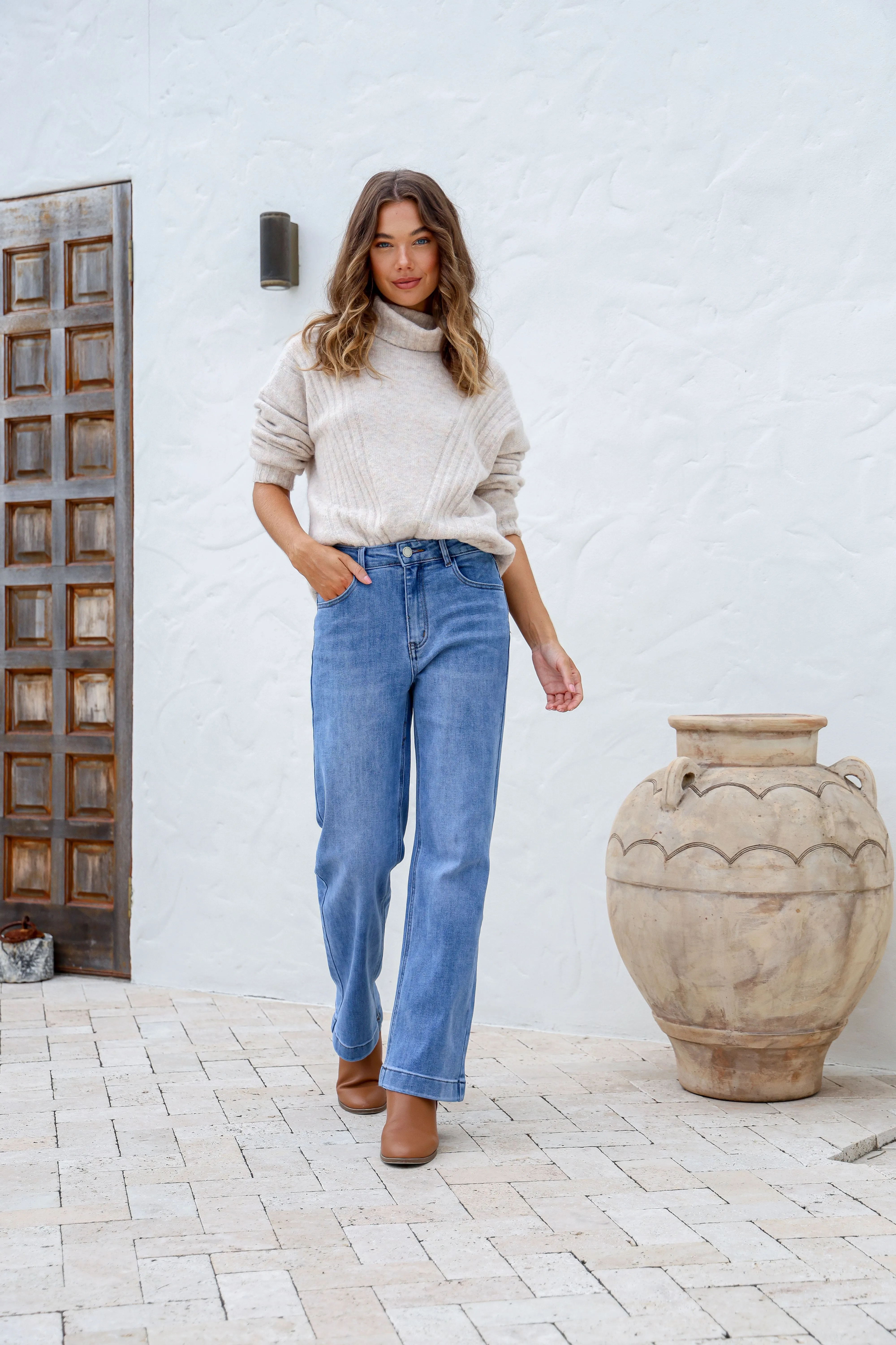 Mika Wide Leg Jeans - Mid Wash