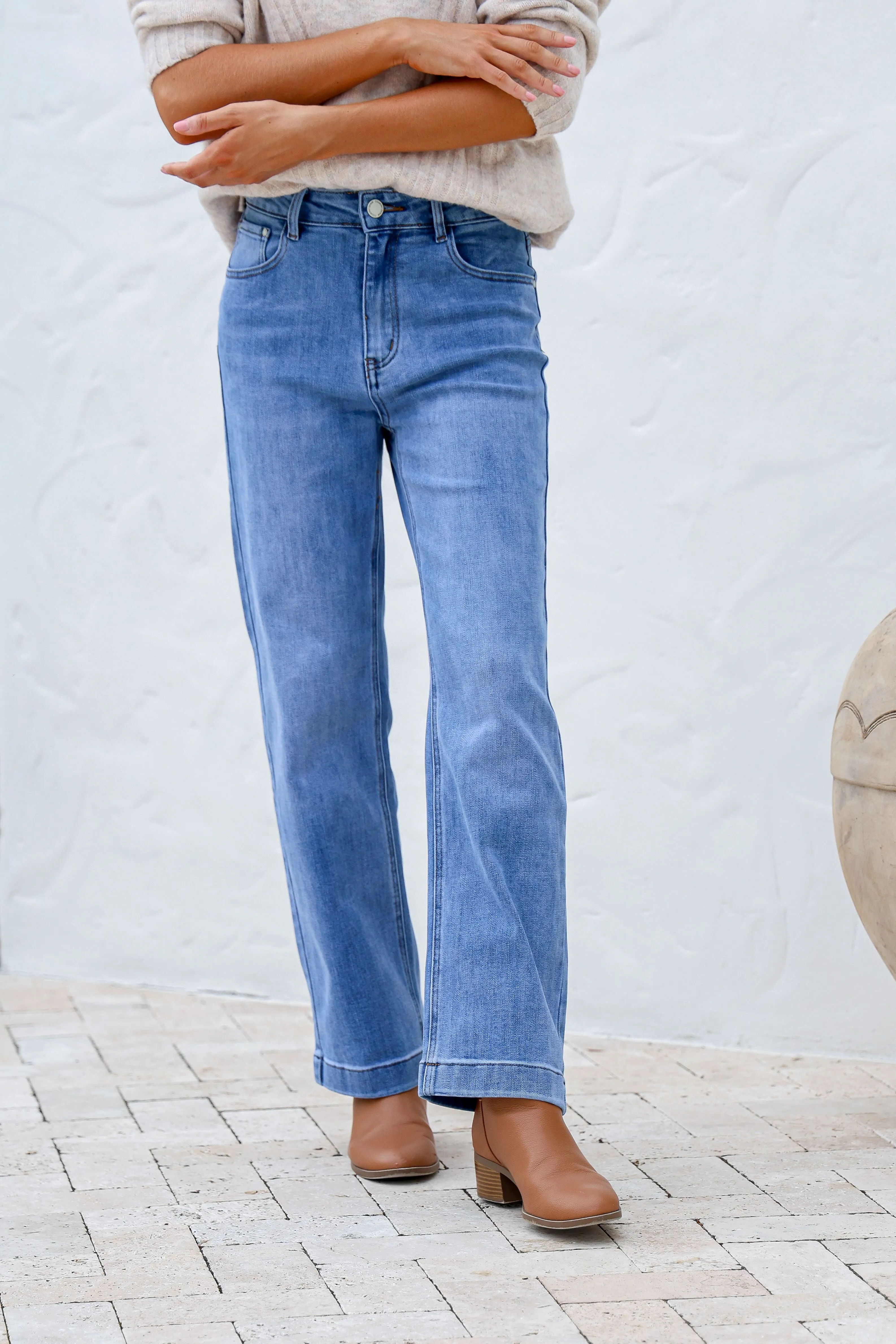 Mika Wide Leg Jeans - Mid Wash