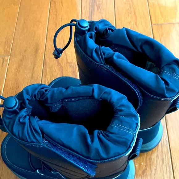 NEW without tag or box kid’s Land Ends snow boot.