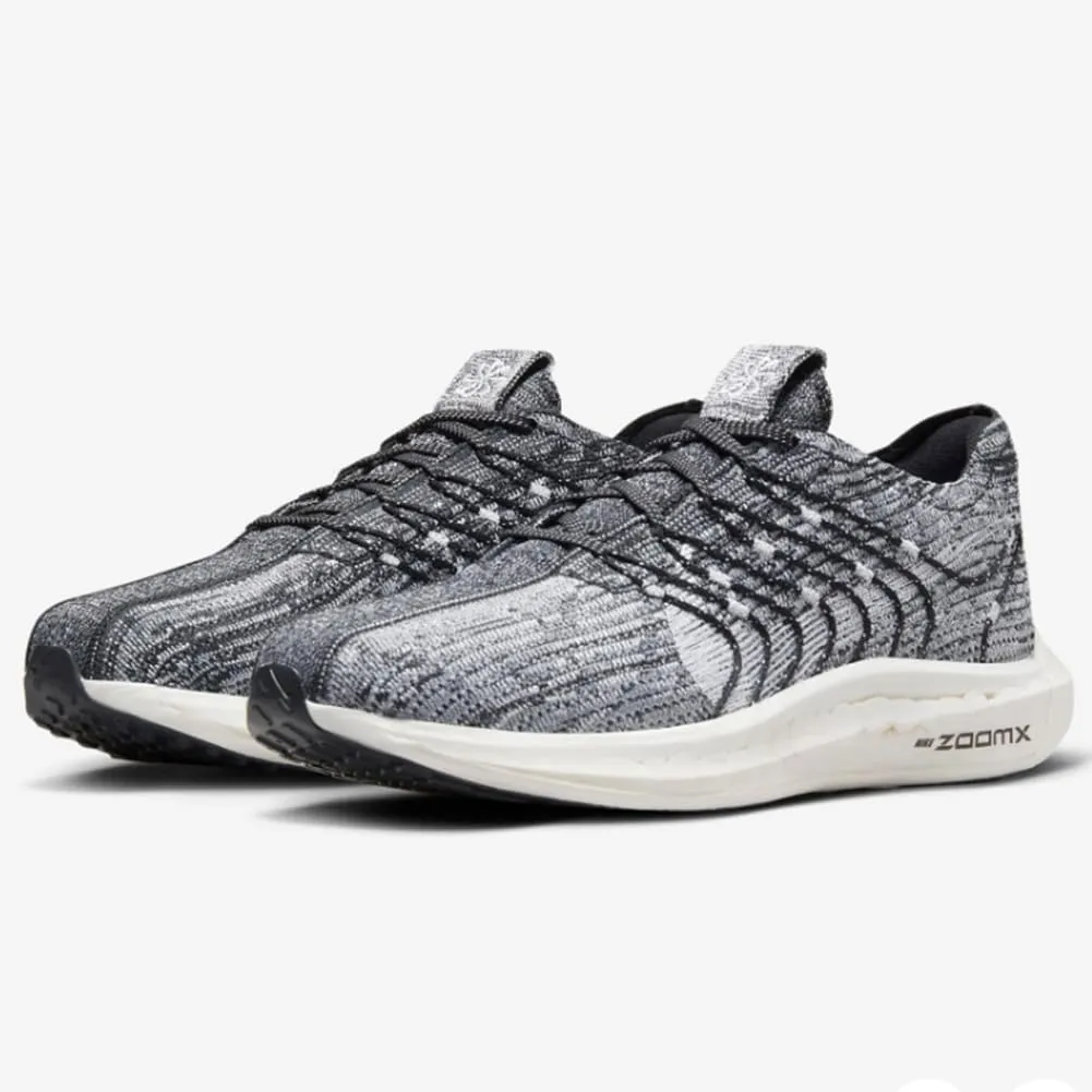 Nike Men's Low-Top Sneaker