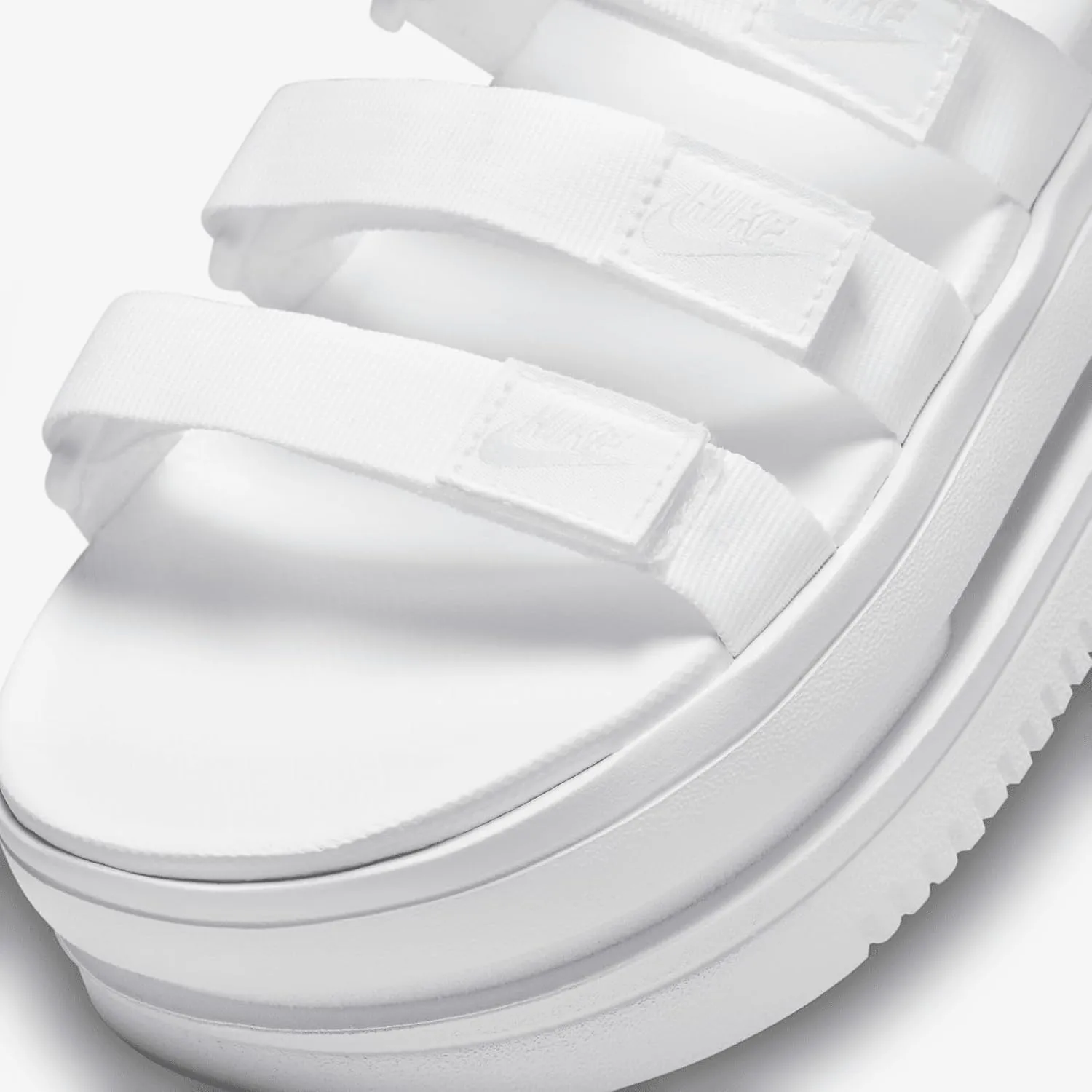 Nike Women's Icon Classic Sandal NA White/Pure Platinum-White (DH0224 100)