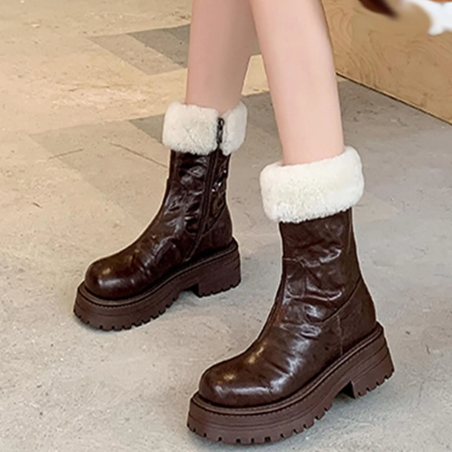 Raw Edge Short Snow Boots, Thick Low Heel Mid Calf Boots Waterproof and Non Slip Women's Autumn and Winter Boots Patent Leather Pleated Casual Fashion Boots