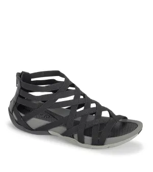 Samina Sandal