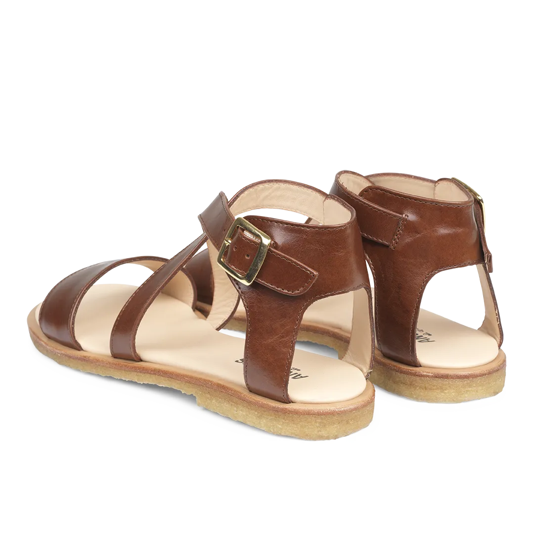 Sandal with buckle