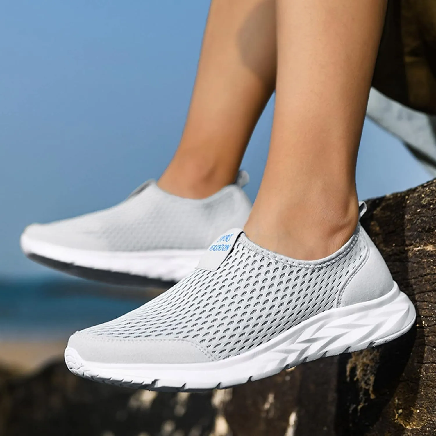Slip on Sneakers Women Casual Lightweight Tennis Shoes Non Slip Work Shoes Women Breathable Mesh Walking Sneakers