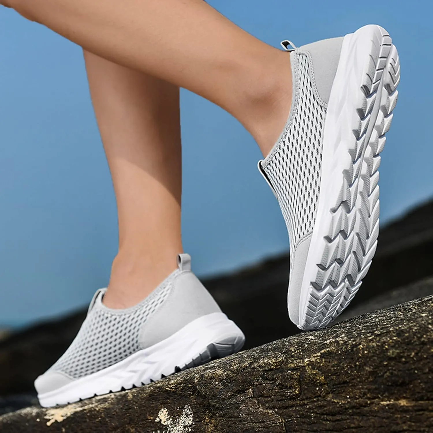 Slip on Sneakers Women Casual Lightweight Tennis Shoes Non Slip Work Shoes Women Breathable Mesh Walking Sneakers